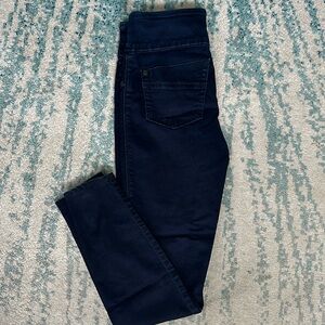 Rock & Republic denim slimming leggings.